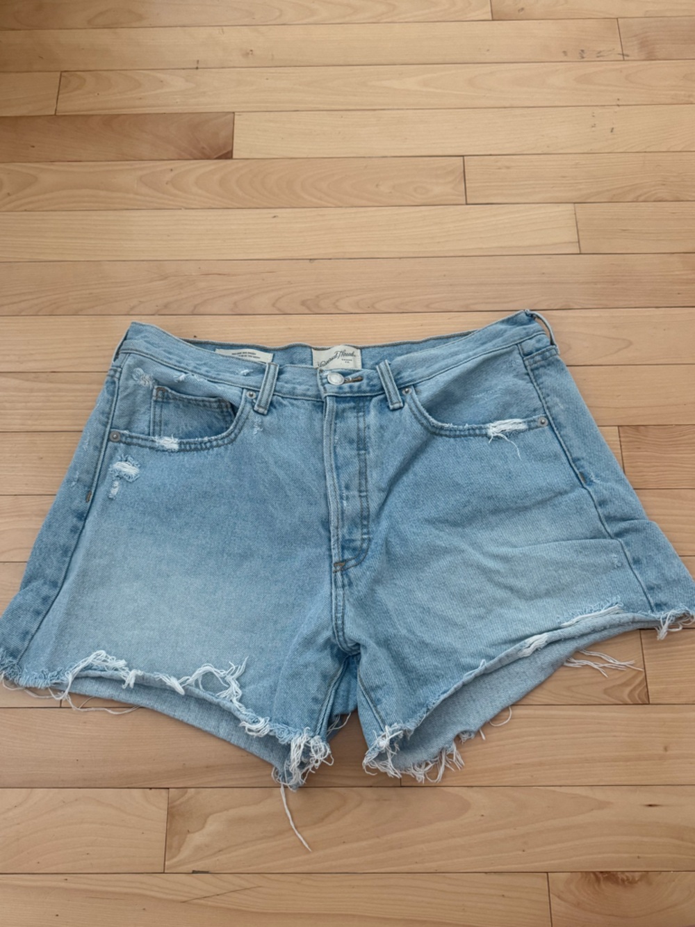 Universal Thread Mid-Rise 90s Baggy Jean Short
